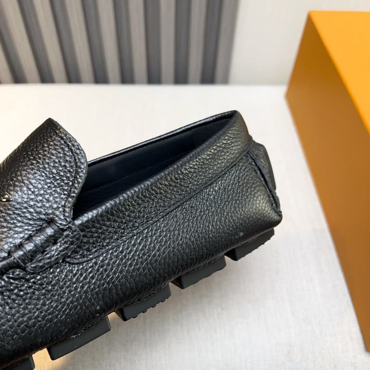 Louis Vuitton Pebbled Leather Driving Shoes in Black Textured Leather