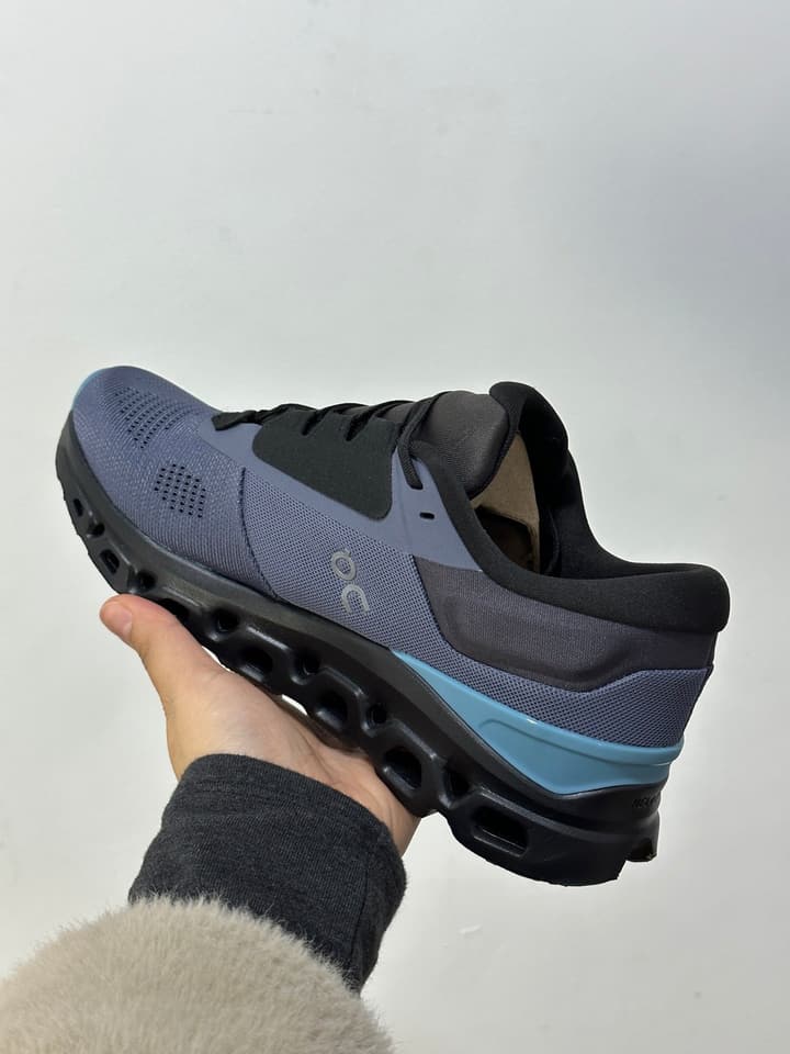 On x Roger Federer Cloudstratus 3 Special Edition Sneakers in All Black Red Accent