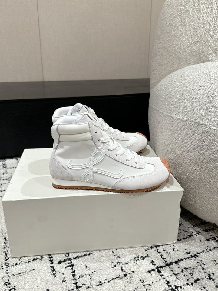 Loewe Flow Runner 2.0 Runway Sneakers – 25SS in All White With Gum Sole