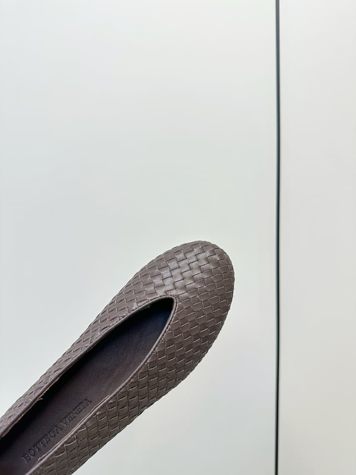 Bottega Veneta 2025 Woven Flat Shoes in Dark Brown