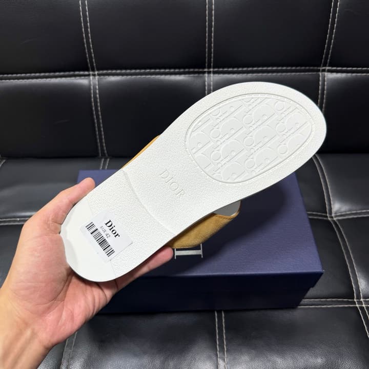 Dior Men's Pebbled Leather and Suede Slides – Spring/Summer Collection 2025 in Black Pebbled Leather Cross Strap