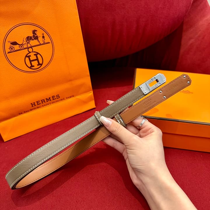 Hermès Kelly Epsom Leather Belt in Black Leather With Gold Hardware