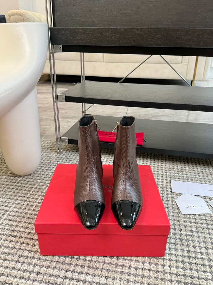 Ferragamo Pointed Toe Chunky Heel Ankle Boots – Autumn/Winter Collection in Black Patent