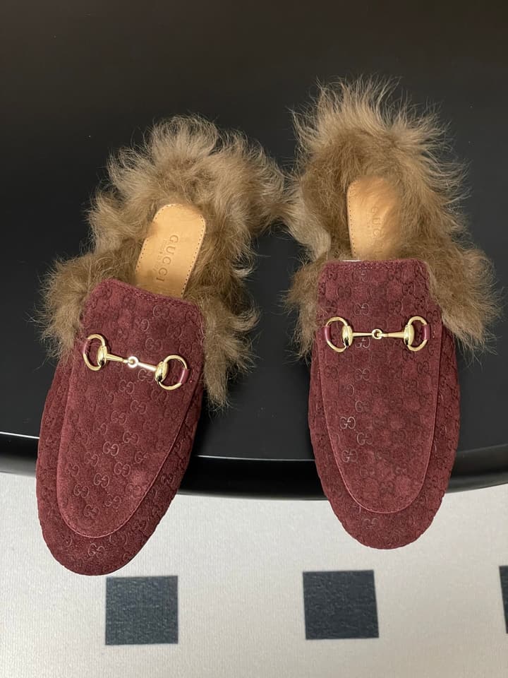 Gucci Princetown Classic Wool Mules – 2025 Fall Latest Edition in Black Croc Embossed Leather