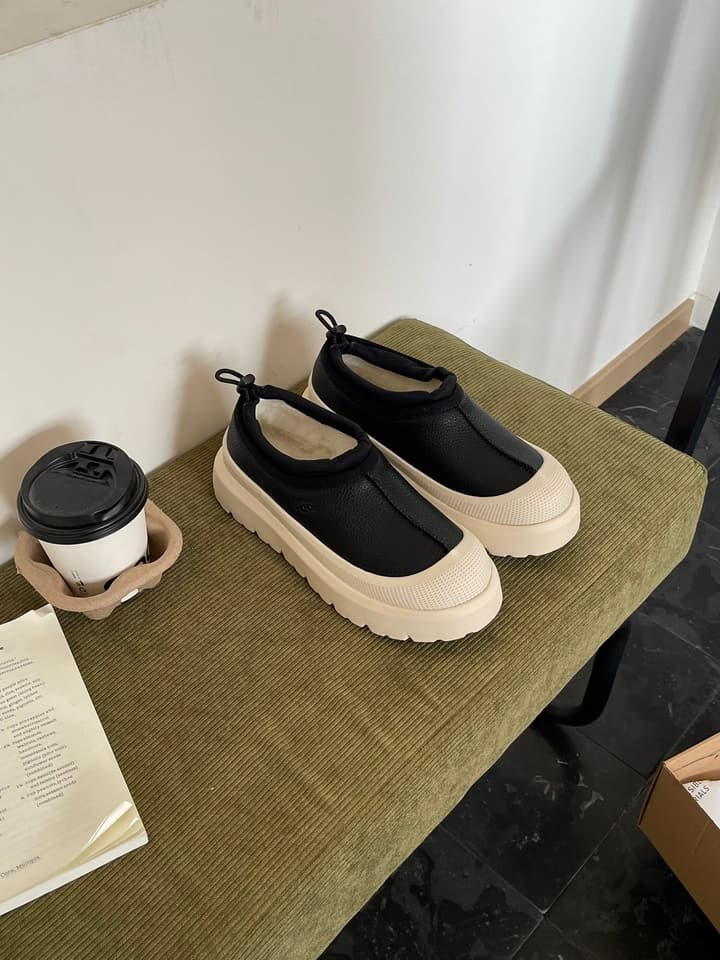 UGG Tasman Low-Top Leather Slippers in Black And Beige