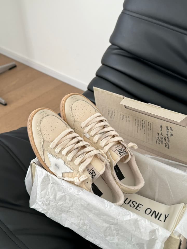 Golden Goose Graffiti Distressed Sneakers – 2024 Collection in Off-white Grey