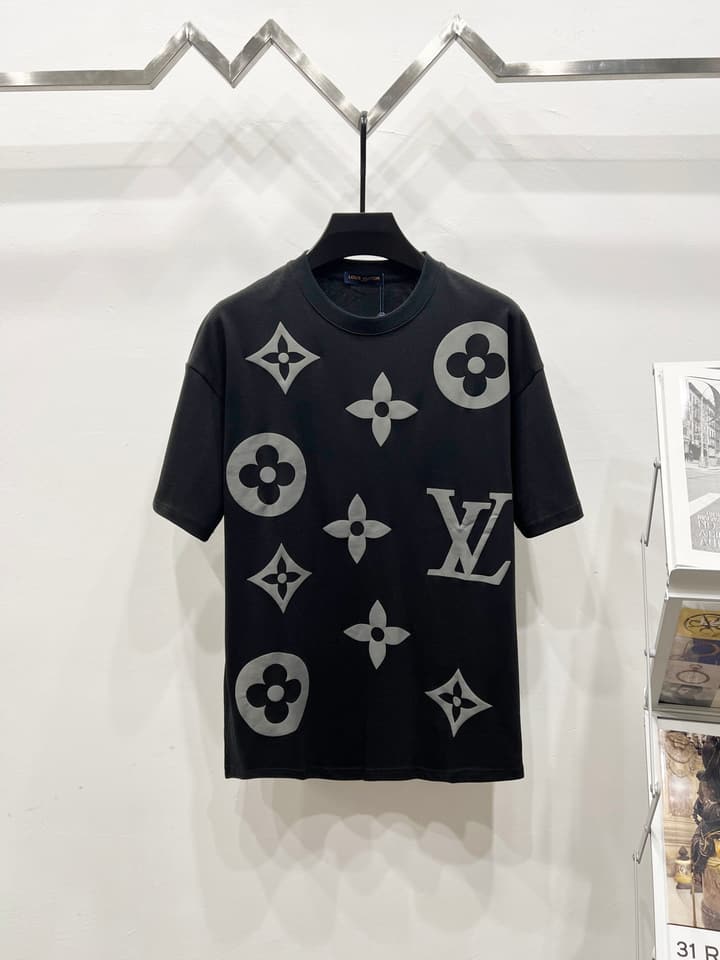 Louis Vuitton Monogram Clover Print T-Shirt in Classic Black
