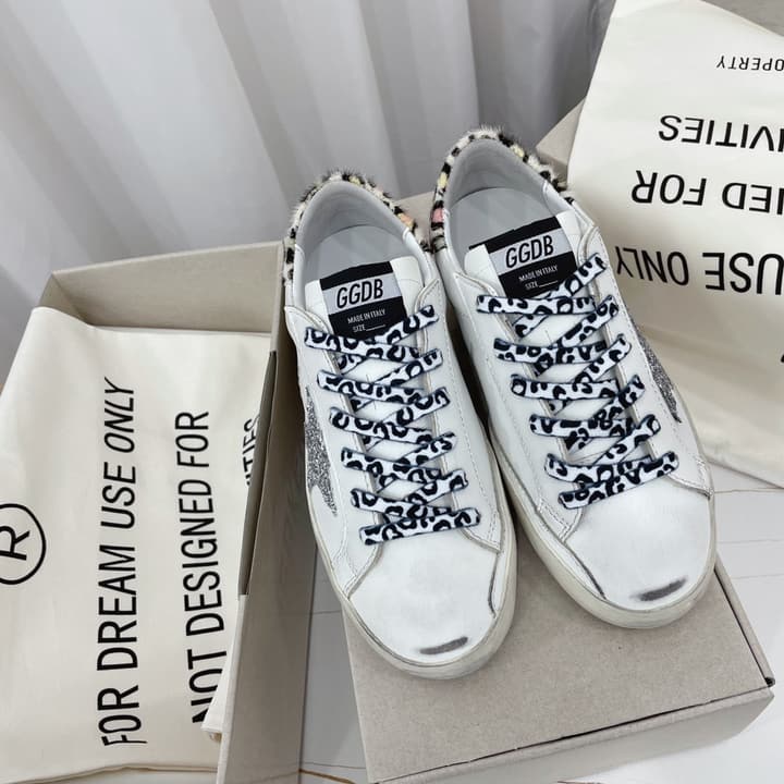 Golden Goose Superstar Graffiti Sneakers – SS22 in Black Star Rose Gold Toe