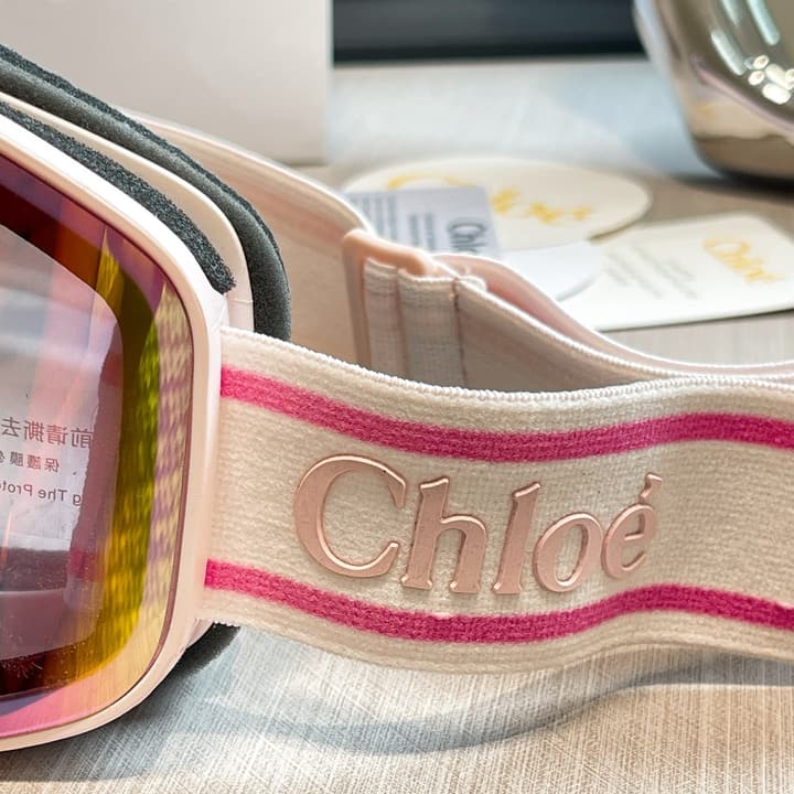 Chloé Ski Goggles in Beige Frame Red Logo Strap