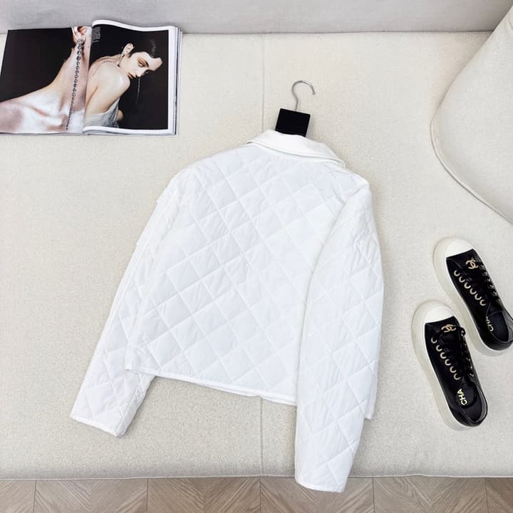 Moncler Diamond Quilted Padded Short Jacket in Black