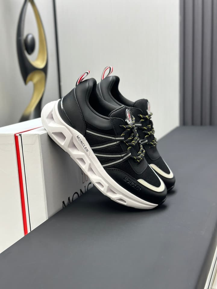 Moncler Trailgrip GTX Performance Running Shoes in Black