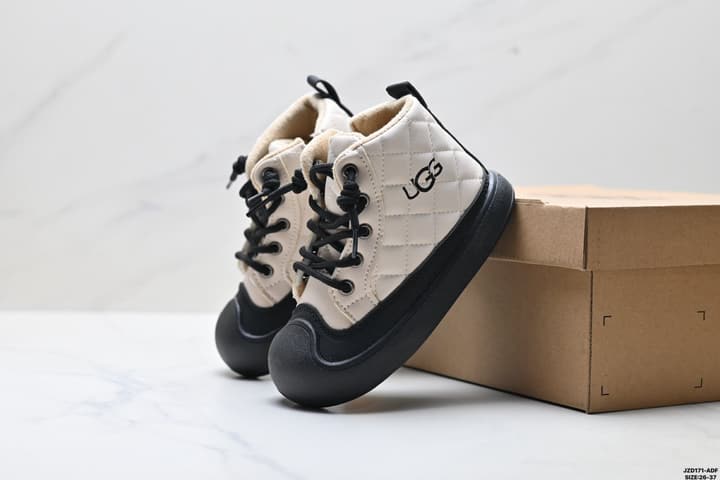 UGG Diamond Quilted Low Ankle Boots – Kids Collection in Cream And Black