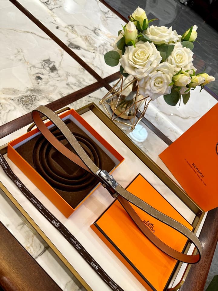 Hermès Slim Leather Belt – 2.0cm in Black With Silver Buckle