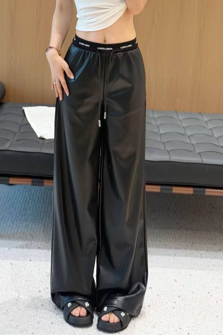 Miu Miu Letter Elastic Waist Straight Leather Pants in Black