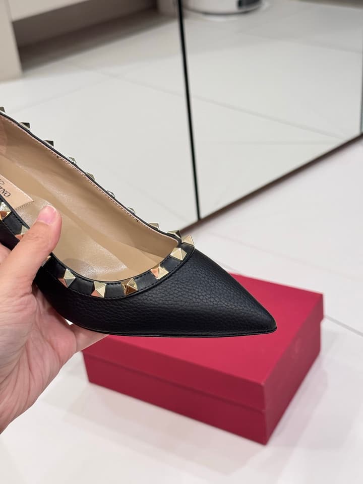 Valentino Classic High-Heel Pumps in Nude Pink Studded
