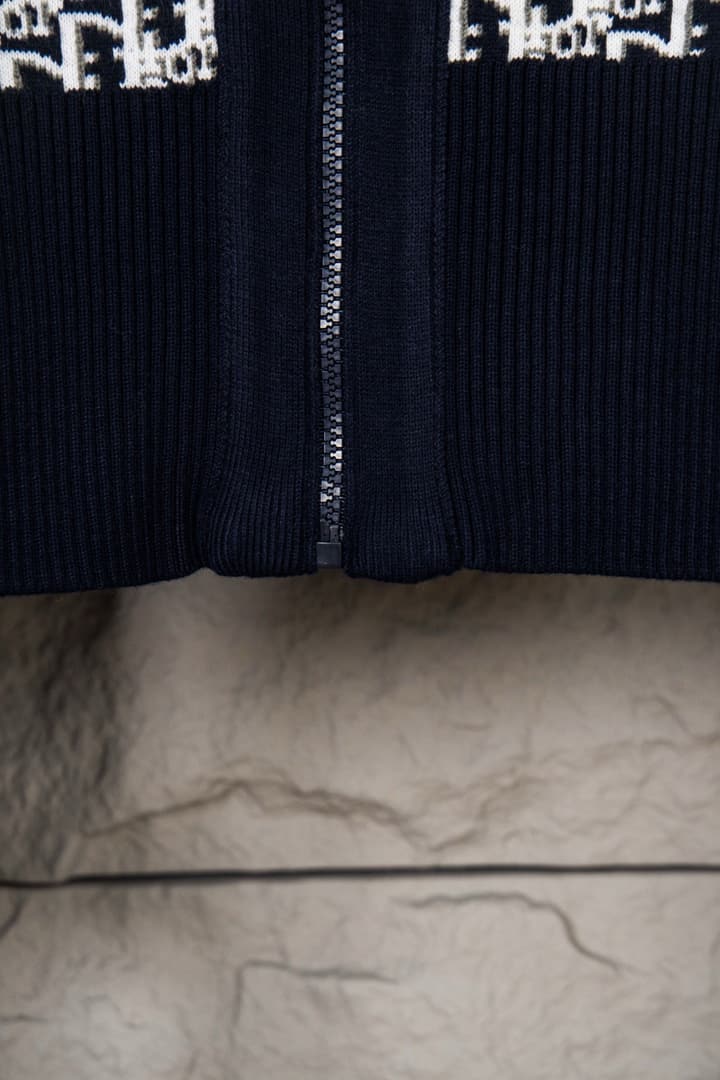 Dior Classic Oblique Reversible Cashmere Sweater – 25FW in Camel Oblique Pattern