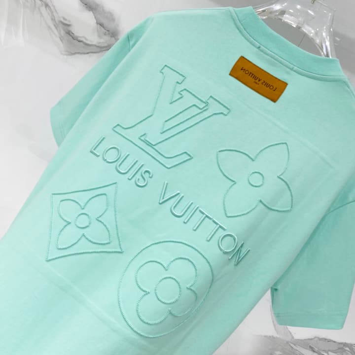Louis Vuitton Clover Logo Embroidered Cotton T-Shirt in Black