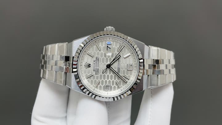 Rolex Land-Dweller Mechanical Watch – 2025 Collection in Gold