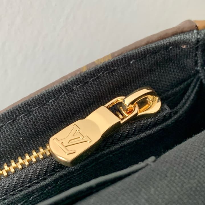 Louis Vuitton Wallet On Chain Ivy Monogram Reverse