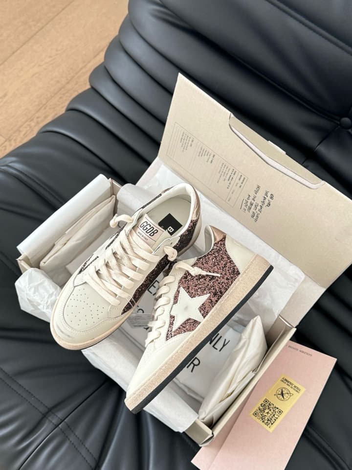 Golden Goose Distressed Graffiti Sneakers – 2024 Collection in Burgundy And White