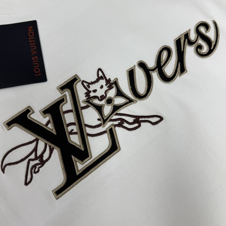 Louis Vuitton Embroidered Logo Oversized T-Shirt – Summer Collection – 26SS in Apricot Colorful LV Lovers
