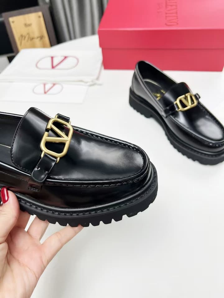 Valentino Logo Buckle Polished Leather Loafers – 2024 in Classic Black