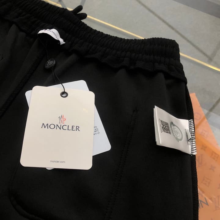 Moncler Spliced Logo Casual Shorts – 2026SS in Classic Black
