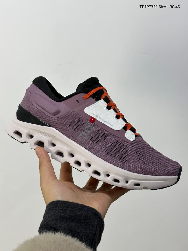 On x Roger Federer Cloudstratus 3 Special Edition Sneakers in All Black Red Accent