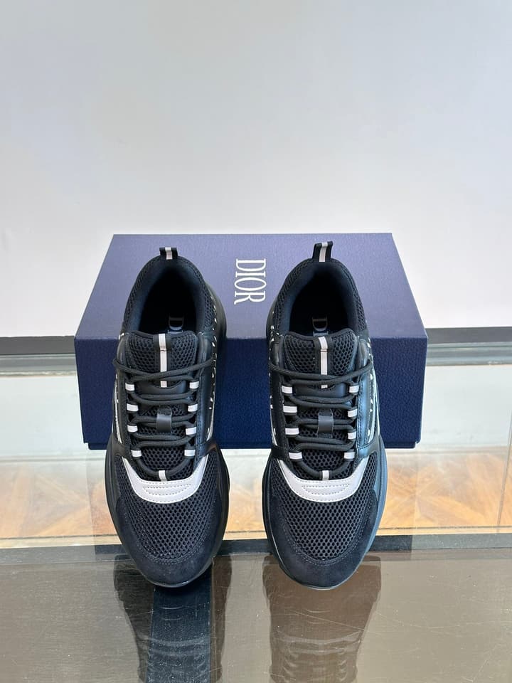 Dior B22 Men's Retro Jogging Sneakers in Black And White Patterned