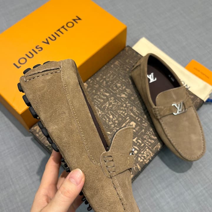 Louis Vuitton Men's Suede Driving Shoes in Black Suede