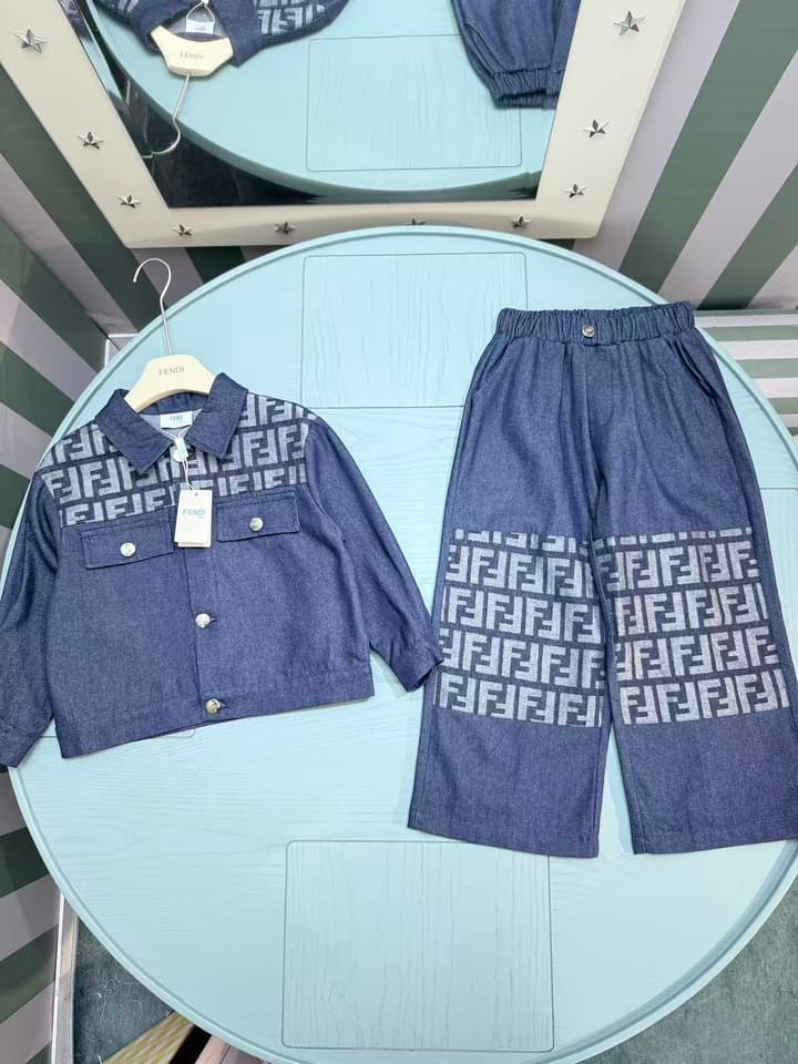 Fendi Children's Jacket and Washed Denim Set – Kids Collection – 2025SS in Washed Blue Denim Set