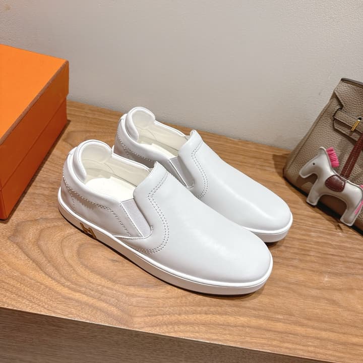 Hermès Classic Lightweight Couple's Slides – SS25 in Black Leather