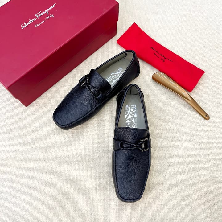 Ferragamo Men's Driving Loafers in Black Grained Gancini