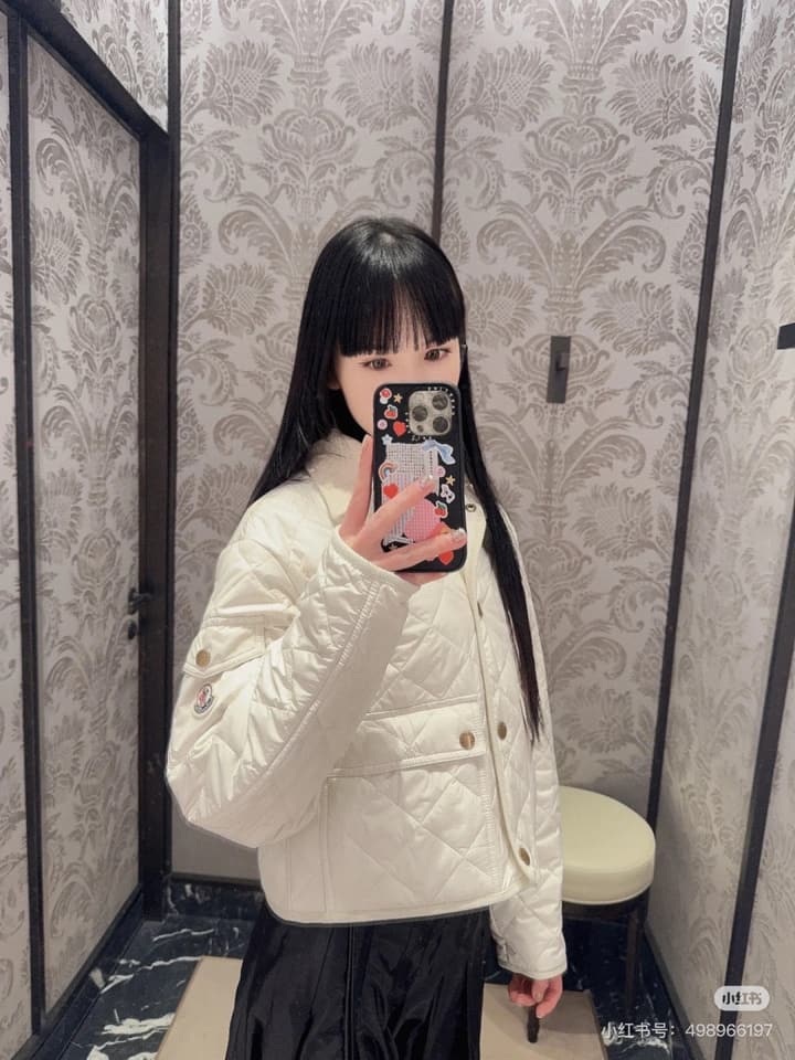 Moncler Diamond Quilted Padded Short Jacket in Black