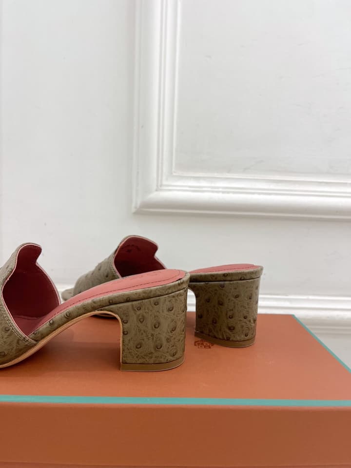 Loro Piana Summer Charms Ostrich Mules – 2025 Spring/Summer Collection in Black