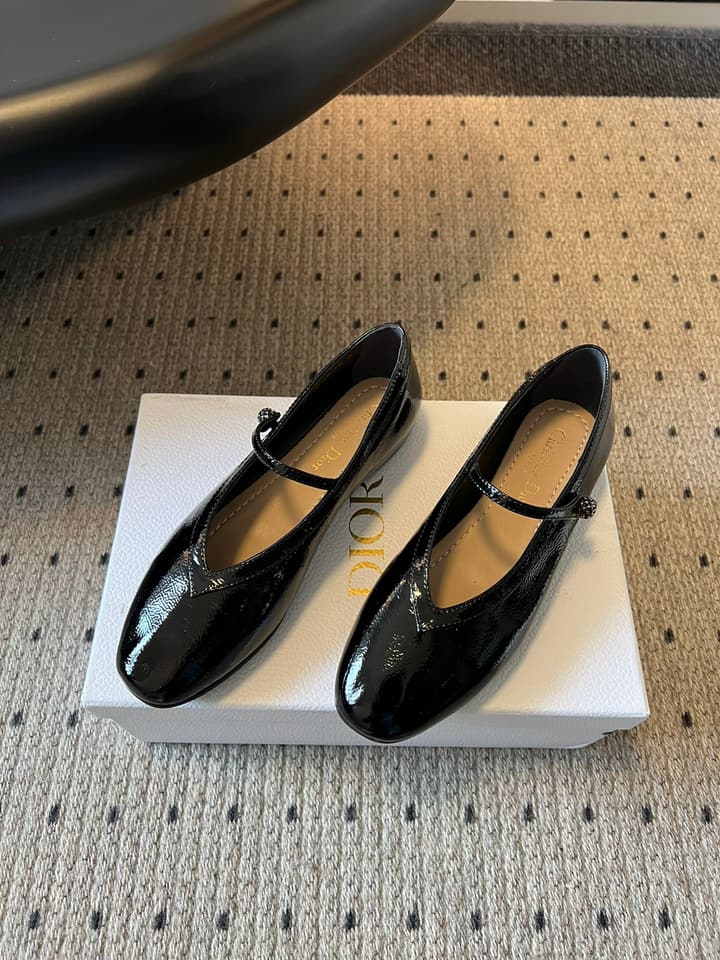 Dior Flat Mary Jane Shoes – 25SS in Black Patent Leather