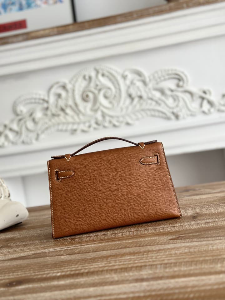 Hermès Kelly Mini Handbag in Black Gold Hardware