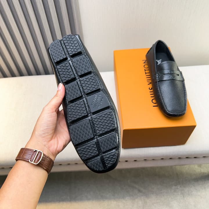 Louis Vuitton Pebbled Leather Driving Shoes in Black Textured Leather
