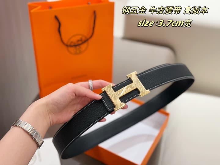 Hermès Men's Classic Leather Belt with Steel Hardware in Gold