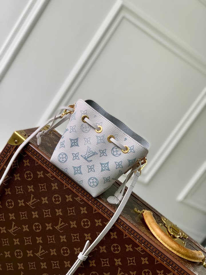 Louis Vuitton Pico Bella Monogram Handbag