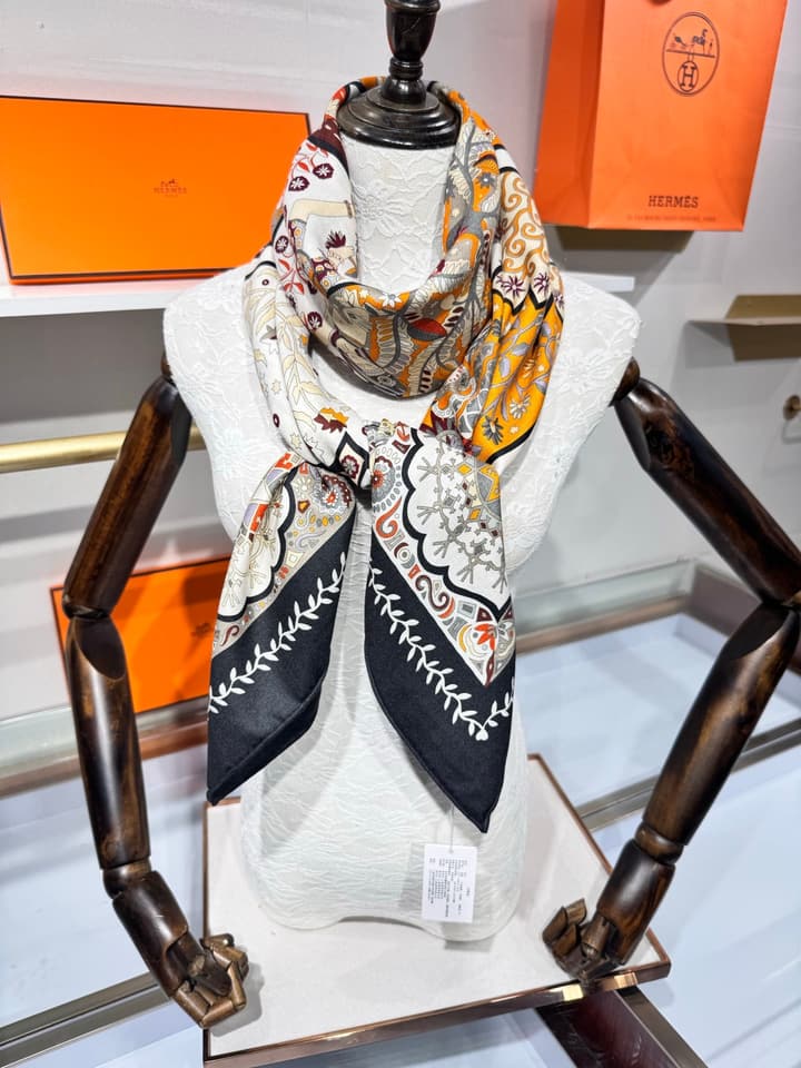 Hermès Classic Velvet Silk Cashmere Scarf