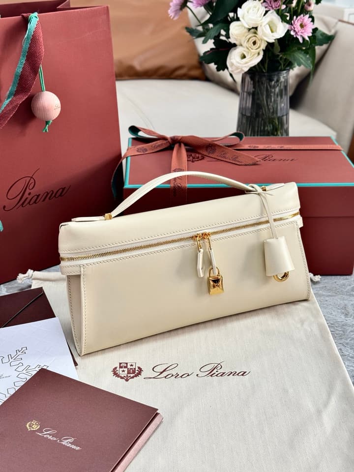 Loro Piana Extra Clutch L29 in Off-white Calfskin Clutch
