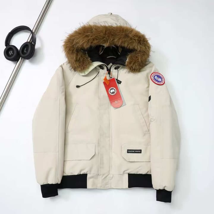 Canada Goose Grandview Black Label Hooded Puffer Jacket in Classic Black