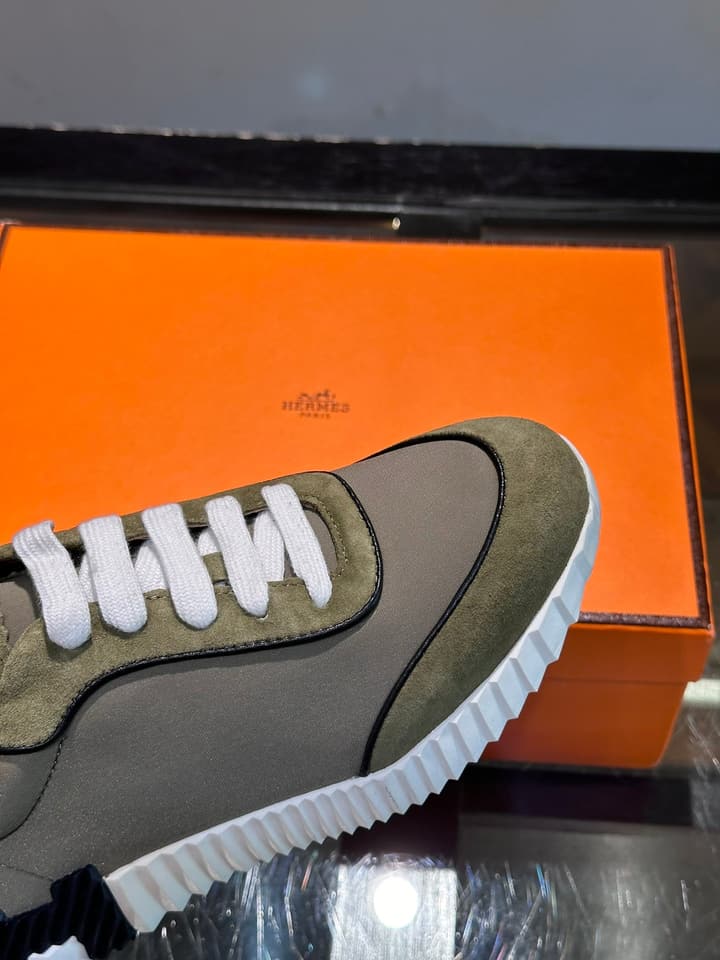 Hermès Bouncing Unisex Sneakers in Black