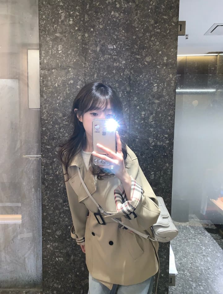 Burberry Short Trench Coat in Short Khaki Trench Coat