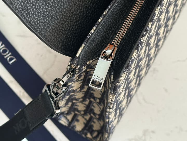 Dior A5 Oblique Triangle Clutch Bag – 2025 Spring Collection in Classic Oblique