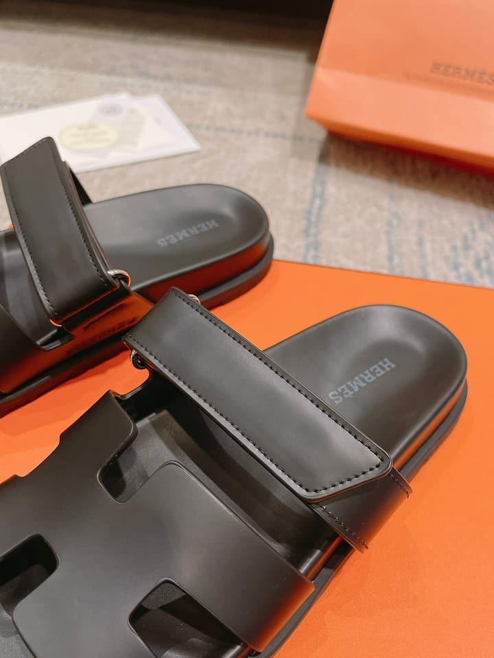 Hermès Chypre Slides – 2023SS Collection in Black And White