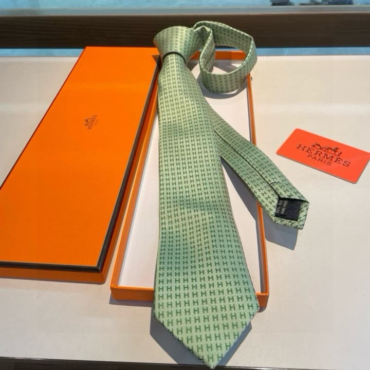 Hermès H-Letter Men's Silk Tie Series in Burgundy Microdot