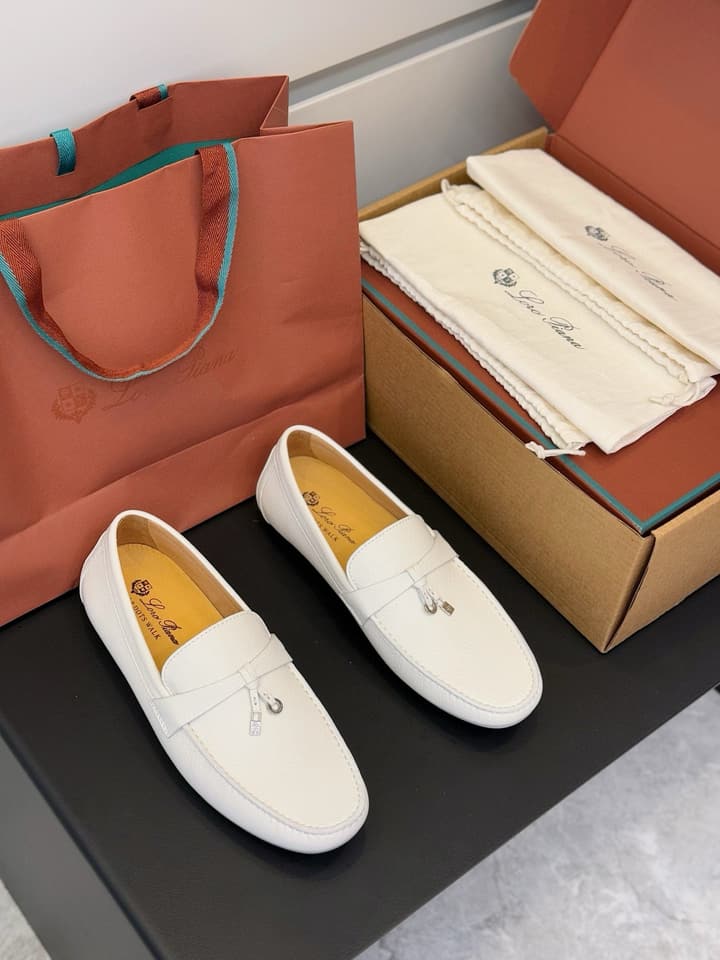 Loro Piana LP Italian Handmade Driving Shoes in Beige Suede Moccasin