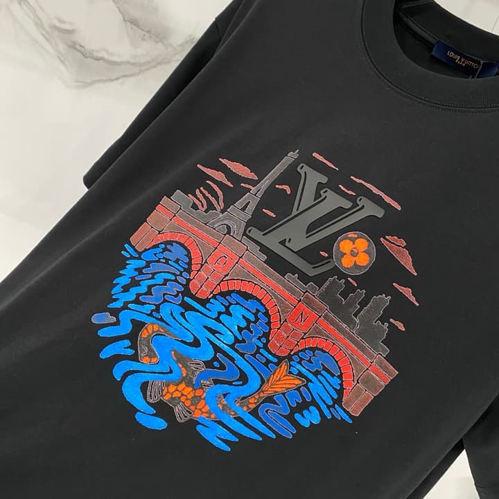 Louis Vuitton Eiffel Tower Silicone Logo T-Shirt – 2025SS in Black